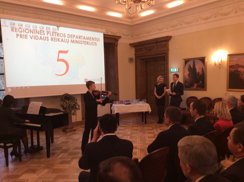 Regioninės plėtros departamento prie vidaus reikalų ministerijos gruodžio 10d. jubiliejinio koncerto akimirkos