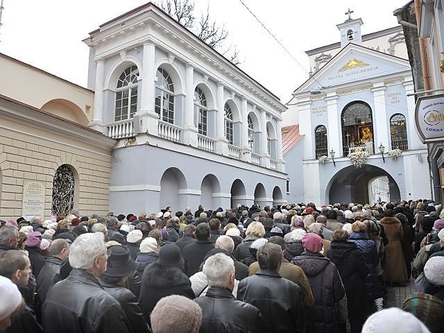 AUŠROS VARTŲ MARIJA – DIEVO GAILESTINGUMO MOTINA