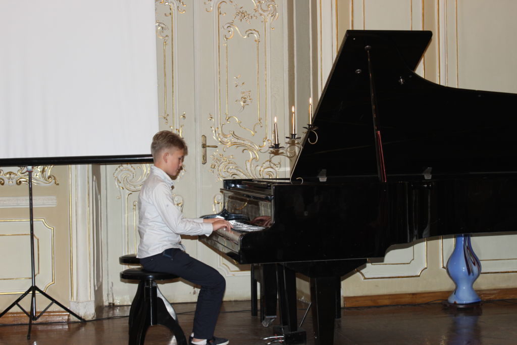 „SENOVINĖ  MUZIKA IR ISTORINIS  ŠOKIS’’  (BAROKO EPOCHA)
